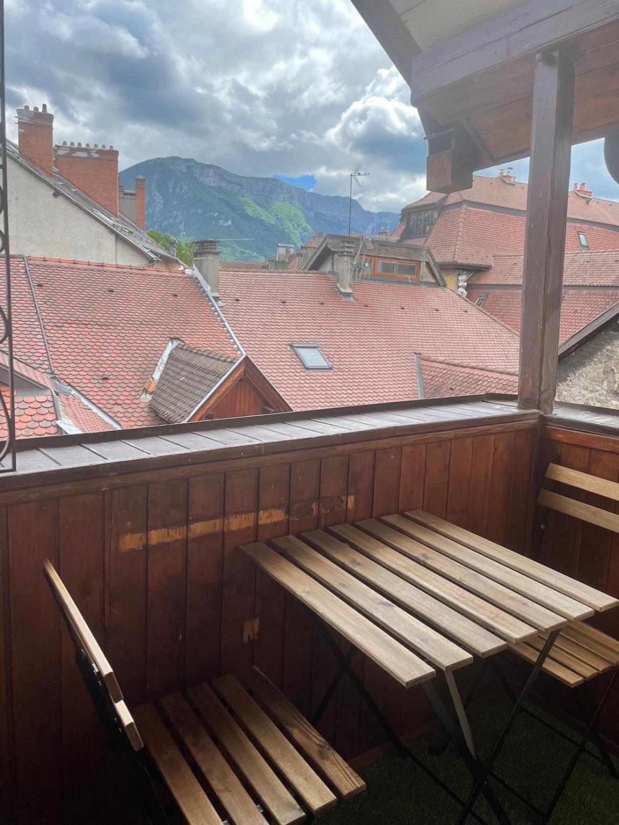 Appartement Plein De Charme - Coeur Vieille Ville Annecy Luaran gambar